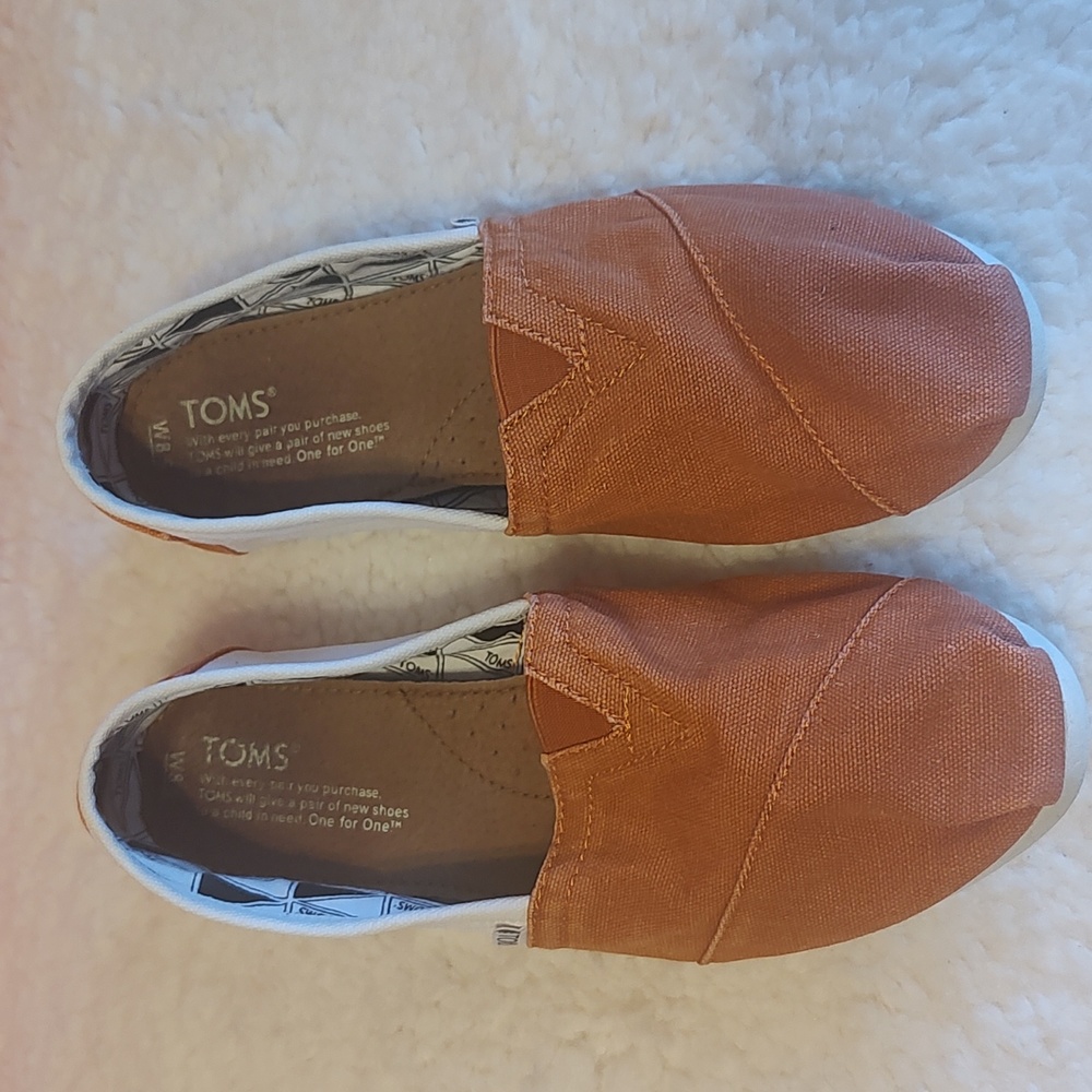 Tom's White & Rust Women's 8.5